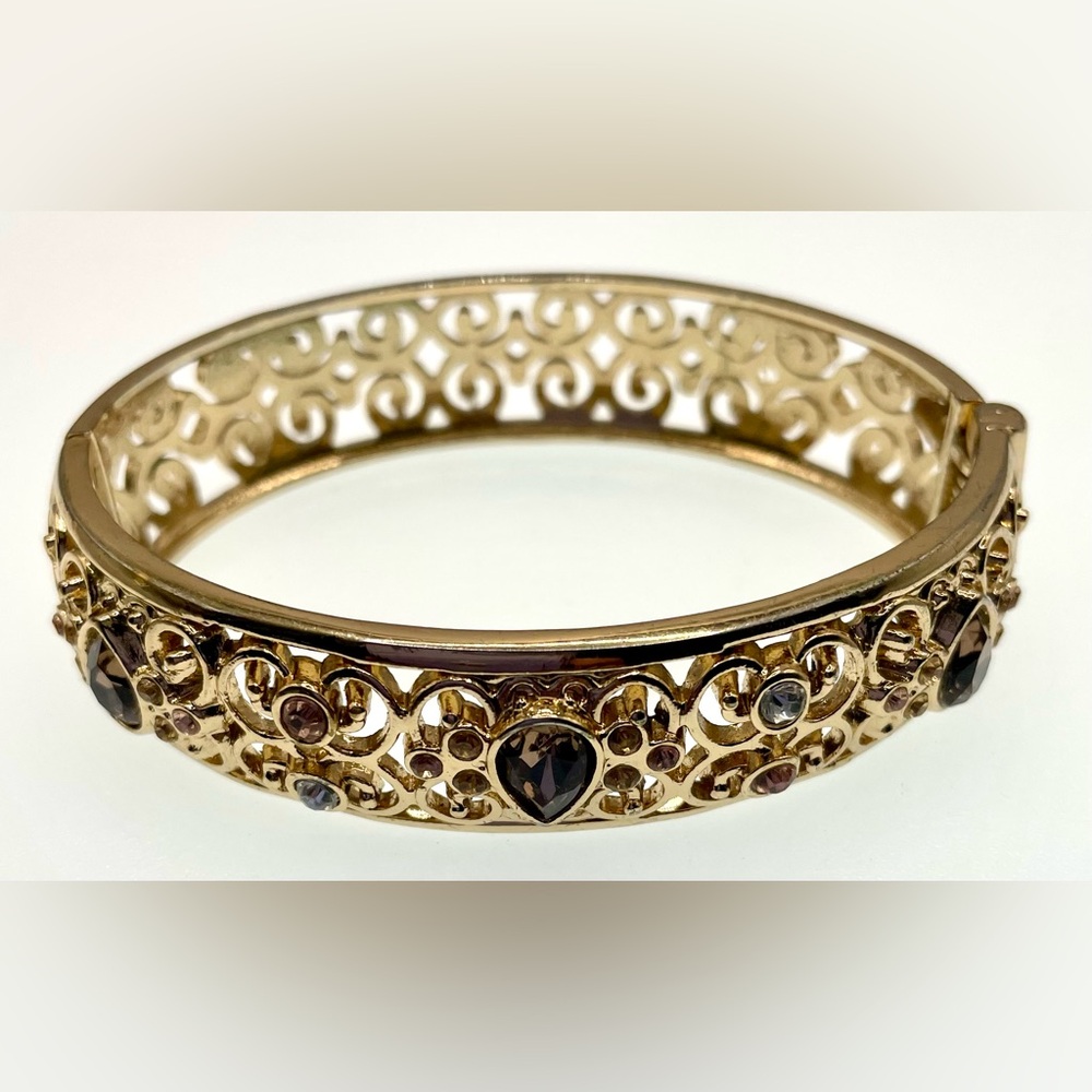 Vintage 1960s Gold Tone Clamper Bracelet Scrolling Filigree Faceted Glass Gems